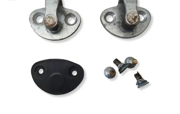Datsun 1200-1400 Front door lock loop/hook striker 