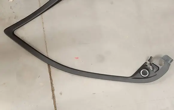 Jeep Grand Cherokee Front door glass trim molding 1WP041X9AE 101673220ANR