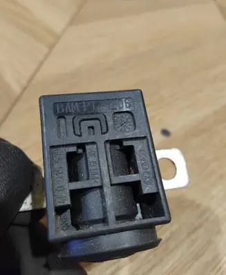 Audi Q7 4L Battery relay fuse DNF4F0915519