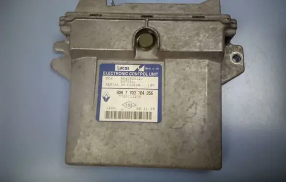 Renault Kangoo I Engine control unit/module 7700104956 7700111206