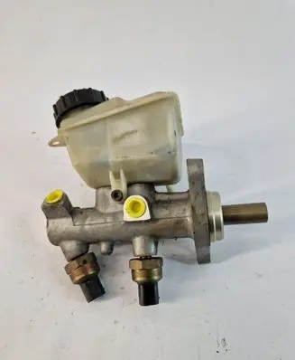 Volvo V70 Master brake cylinder 8646009
