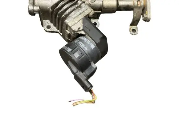 BMW 1 E81 E87 EGR valve 7563241 022808044