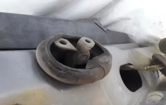 Ford Mondeo MK II Front door check strap stopper 