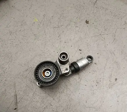 BMW 5 E60 E61 Generator/alternator belt tensioner 1726774