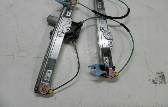 Opel Corsa D Front door window regulator with motor 013314156LH