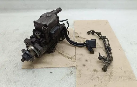 Seat Leon (1M) Fuel injection high pressure pump 038130107D 0460404977