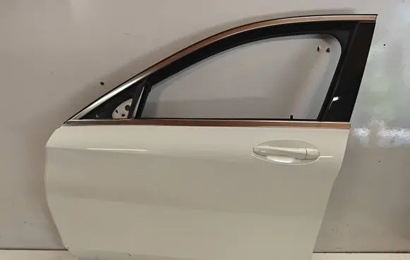 Mercedes-Benz C AMG W205 Front door