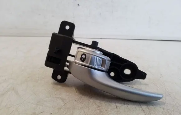 Jeep Renegade Front door interior handle C390