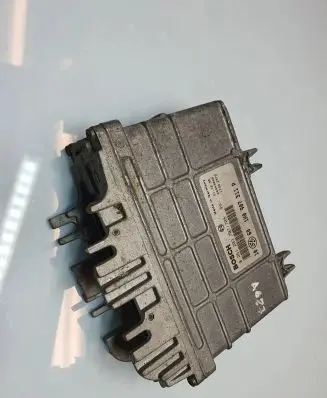 Volkswagen Golf III Engine control unit/module 1H0907311P 0261203707 0261203708