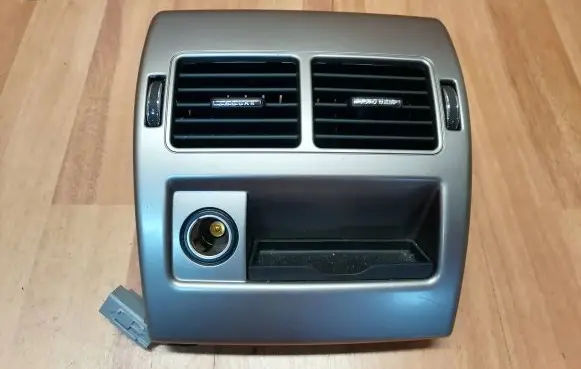 Jaguar XF X250 Rear air vent grill LRGJBD500220PUY 9412