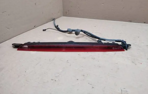 BMW i3 Third/center stoplight 90025978 7304040 7306469