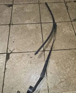 Ford Transit - Tourneo Connect Front wiper blade arm W000041504