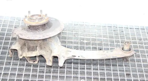 Mazda 5 Rear wheel hub