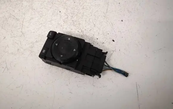 Volkswagen PASSAT B5 Wing mirror switch 3B1959565