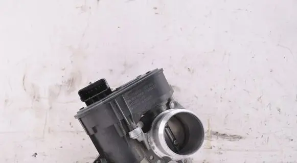 Opel Mokka B Throttle valve 9842936880