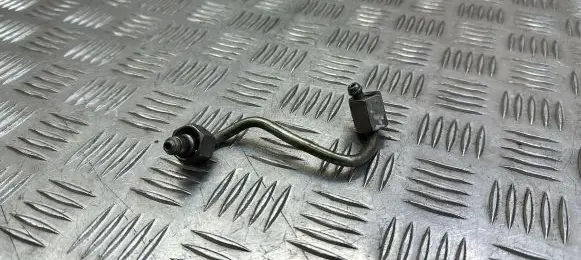 BMW 5 F10 F11 Fuel injector supply line/pipe 12031