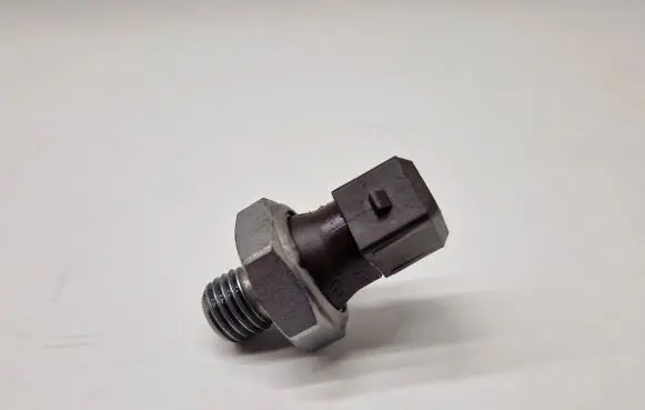 BMW X5 F15 Oil pressure sensor 8611273
