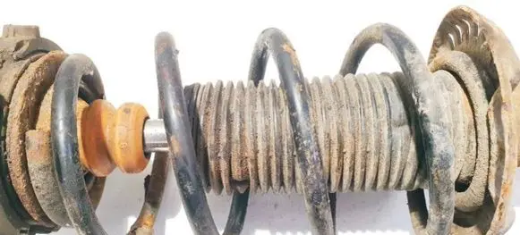 Volkswagen Golf V Front coil spring