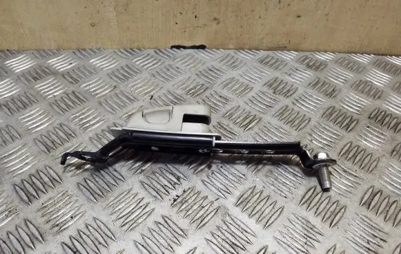 Nissan X-Trail T32 Seat belt adjustment rail 