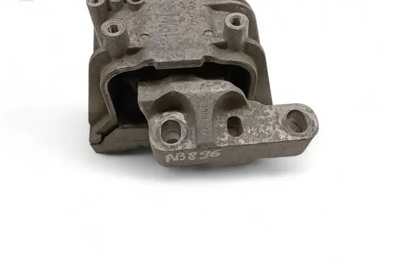 Volkswagen PASSAT CC Engine mount bracket 1K0199262