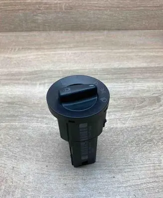 Volkswagen Golf IV Light switch 1C0941531