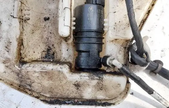 BMW 5 F10 F11 Windscreen/windshield washer pump 6712693416001