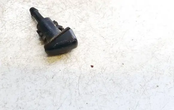 Dodge Magnum Windshield washer spray nozzle 