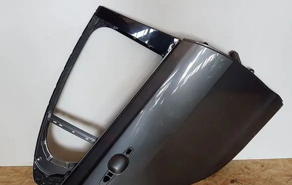 Jaguar XE Rear door T4N2634