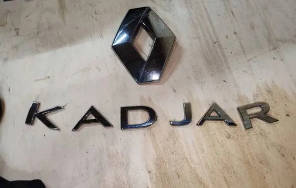 Renault Kadjar Rear door emblem/model letters