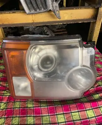 Land Rover Discovery 3 - LR3 Headlight/headlamp XBC500402 H242HRDM