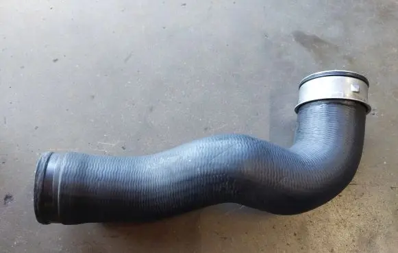 Mercedes-Benz R W251 Intercooler hose/pipe A2515280382
