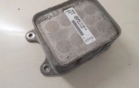 Engine oil radiator