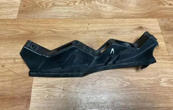 Volkswagen PASSAT B6 Front bumper mounting bracket 3C0807889