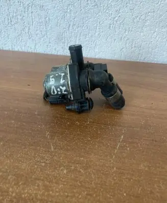 Mercedes-Benz E W210 Coolant heater control valve 0018307784 E378