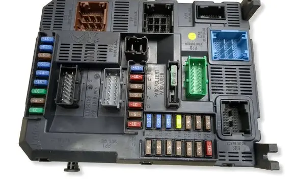 Peugeot 2008 I Comfort/convenience module 9807532080 E1095294