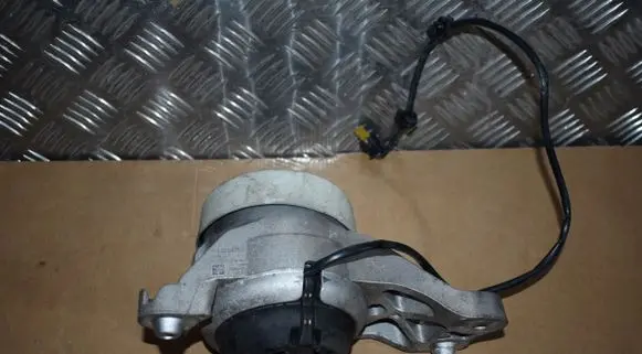 Mercedes-Benz S W223 Engine mount vacuum valve 