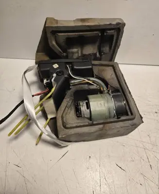 Mercedes-Benz A W168 Central locking vacuum pump A1688000035