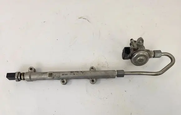 Audi A3 S3 8V Fuel injector supply line/pipe 