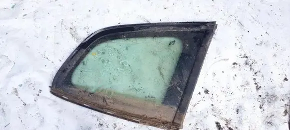 Renault Laguna III Rear side window