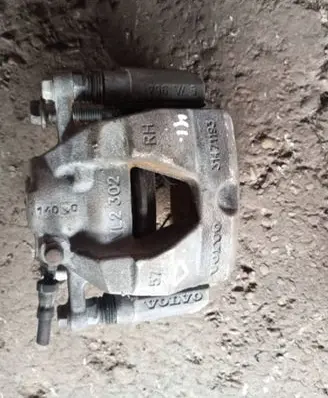 Volvo XC40 Front brake caliper 31471193