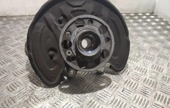 Mercedes-Benz GLC C253 Rear wheel hub A2055467380