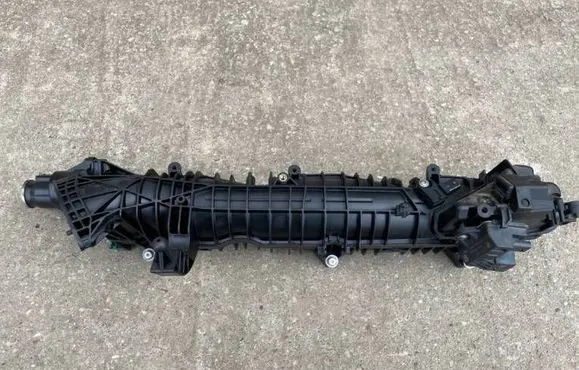 BMW 7 F01 F02 F03 F04 Intake manifold 