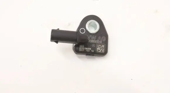 Volkswagen PASSAT B8 Airbag deployment crash/impact sensor 5Q0959351A