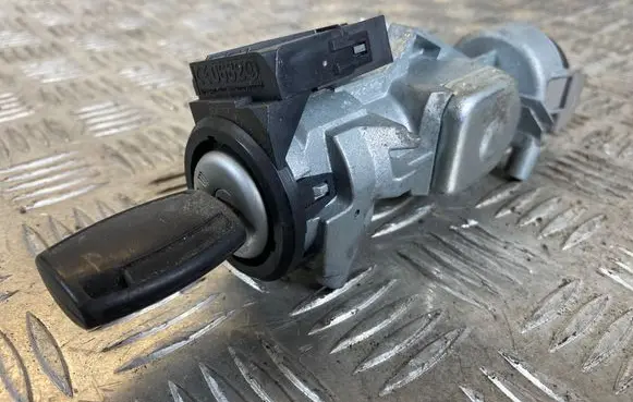 Ford S-MAX Ignition lock 3M513F880AC