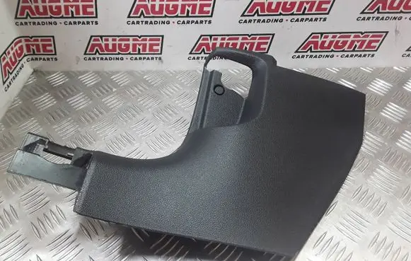 Foot area side trim