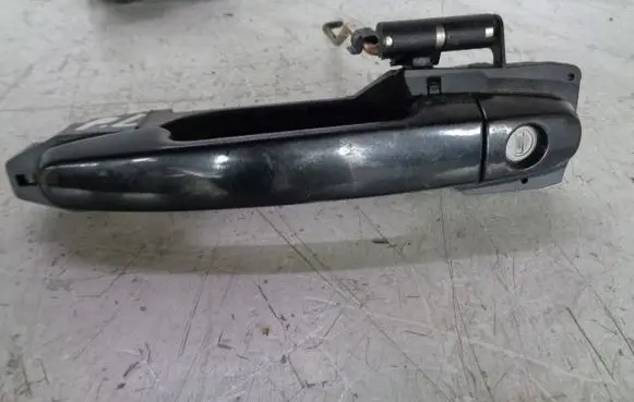 Toyota Avensis Verso Front door exterior handle 