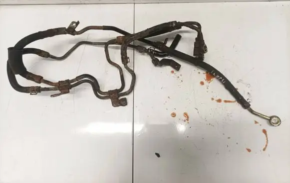 Toyota Avensis T220 Power steering hose/pipe/line