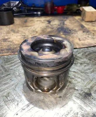 Jaguar F-Pace Piston 083155