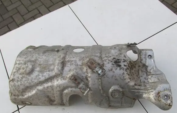 Ford Focus Heat shield in engine bay 9N454