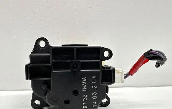 Nissan Juke I F15 Air flap motor/actuator 277321HA0A
